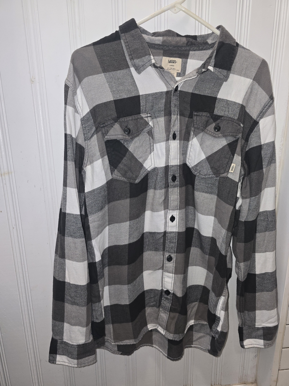 Vans Off The Wall Men’s Large Black Gray Buffalo Plaid Flannel Shirt Tailored Fi